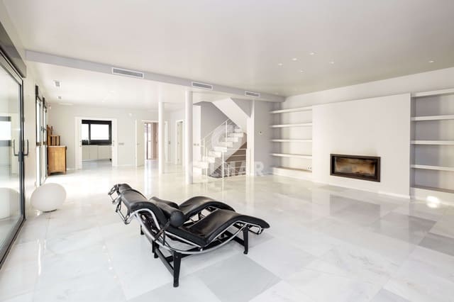 5 sypialnia Willa na sprzedaż w Marbesa, Marbella z basenem garażem - 2 325 000 € (Ref: 9503499)