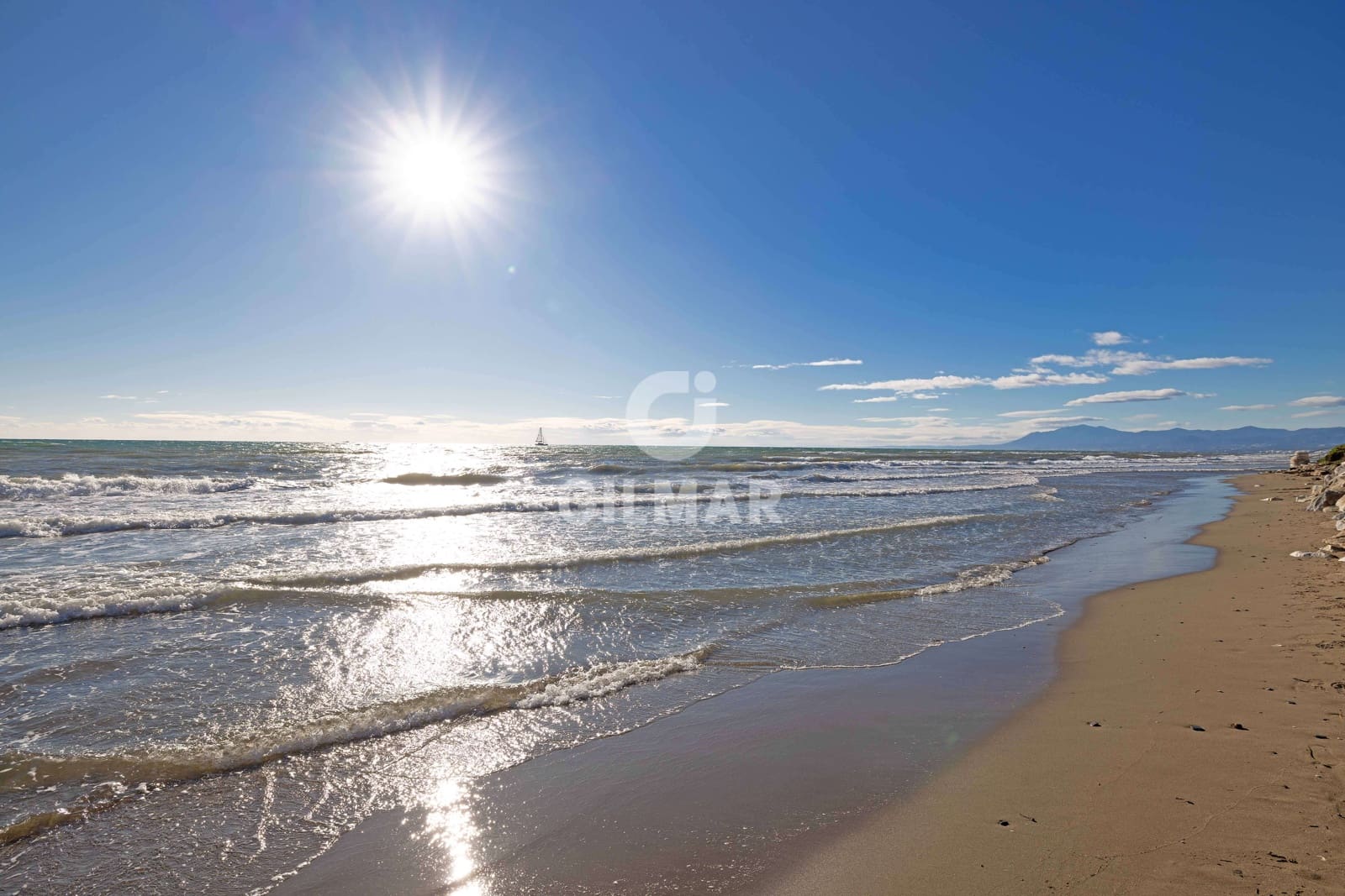 5 bedroom Villa for sale in Marbesa with pool garage - € 2,325,000 (Ref: 9503499)