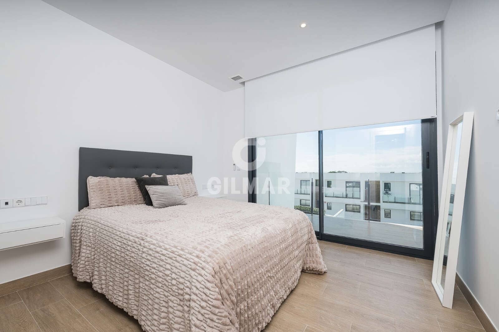 Adosado de 4 habitaciones en Puerto Real en venta con piscina - 450.000 € (Ref: 9506952)