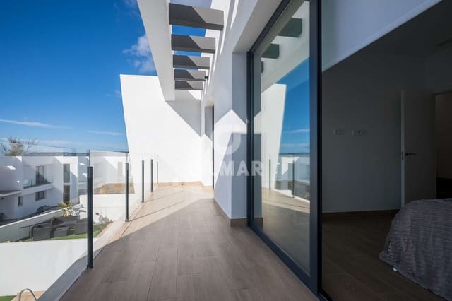 4 makuuhuone Rivitalo myytävänä paikassa Puerto Real mukana uima-altaan - 450 000 € (Ref: 9506952)