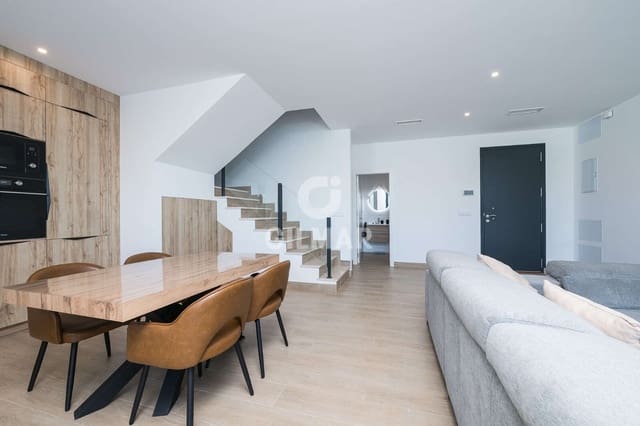 4 makuuhuone Rivitalo myytävänä paikassa Puerto Real mukana uima-altaan - 450 000 € (Ref: 9506952)