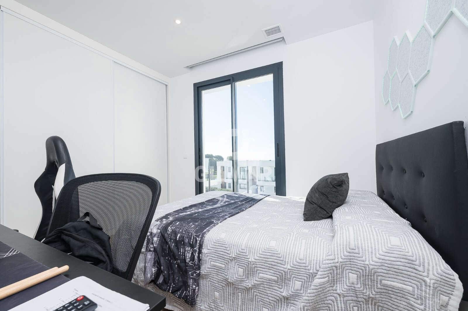 Adosado de 4 habitaciones en Puerto Real en venta con piscina - 450.000 € (Ref: 9506952)