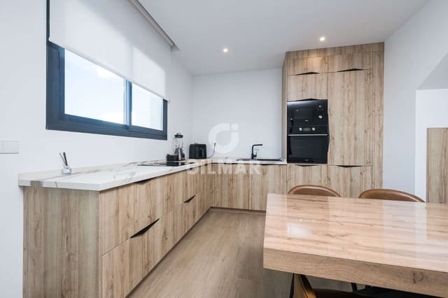 4 makuuhuone Rivitalo myytävänä paikassa Puerto Real mukana uima-altaan - 450 000 € (Ref: 9506952)