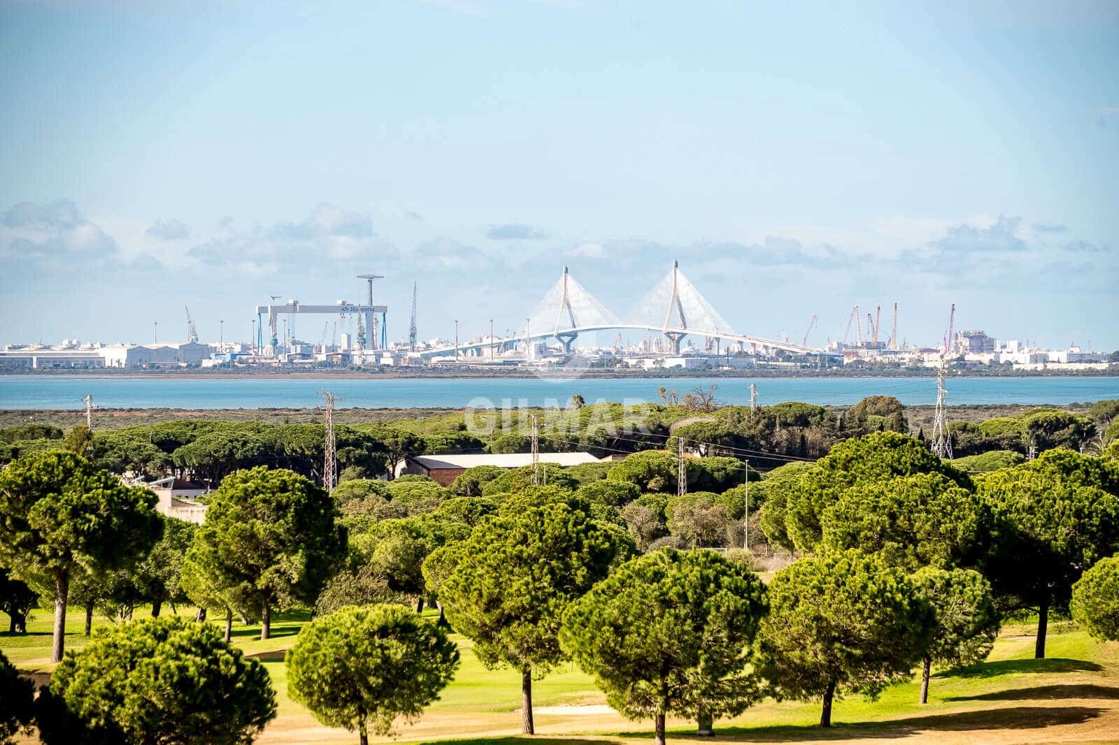 Adosado de 4 habitaciones en Puerto Real en venta con piscina - 450.000 € (Ref: 9506952)