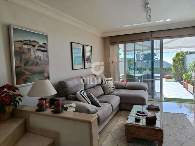 2 slaapkamer Flat te koop in Chayofa, Arona met garage - € 465.000 (Ref: 9509404)