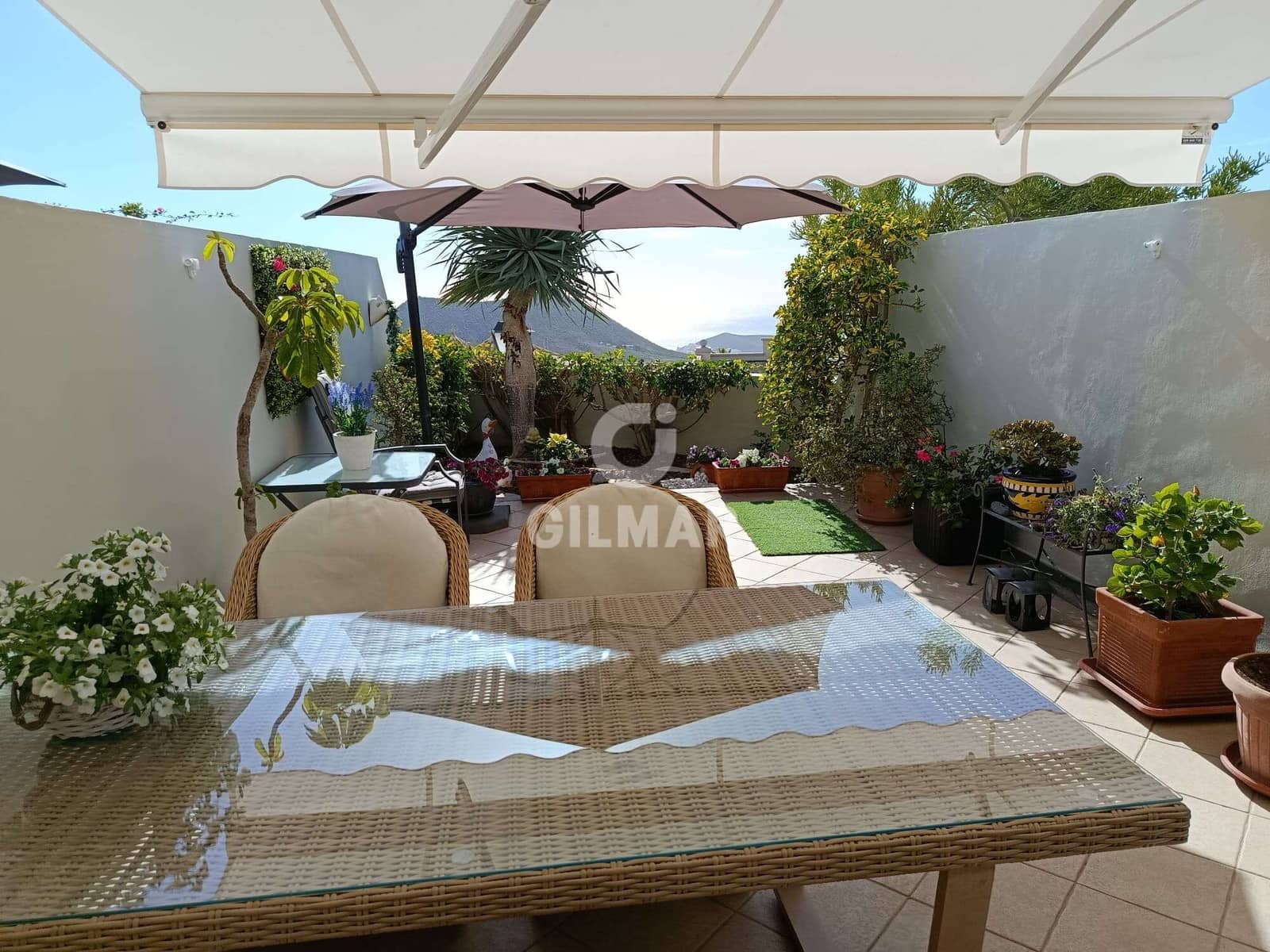 2 bedroom Flat for sale in Chayofa with garage - € 465,000 (Ref: 9509404)