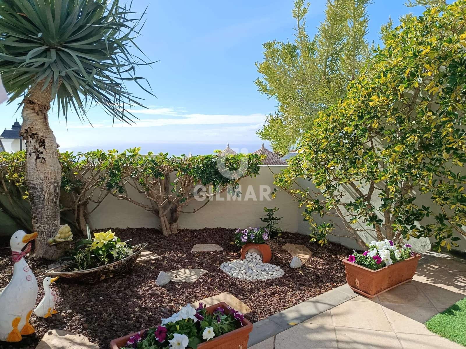 2 bedroom Flat for sale in Chayofa with garage - € 465,000 (Ref: 9509404)