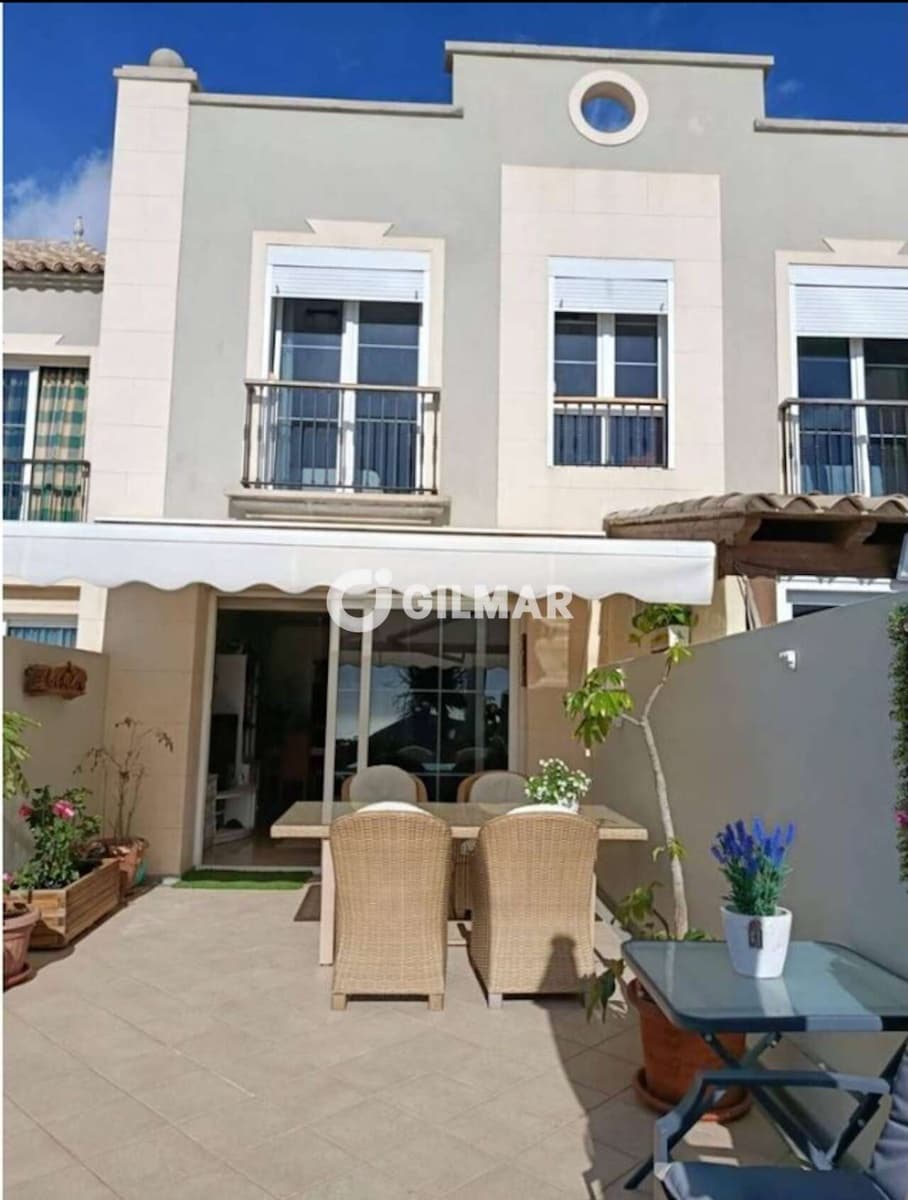 Piso de 2 habitaciones en Chayofa en venta con garaje - 440.000 € (Ref: 9509404)