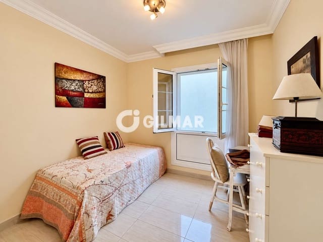 Piso de 2 habitaciones en Chayofa, Arona en venta con garaje - 440.000 € (Ref: 9509404)