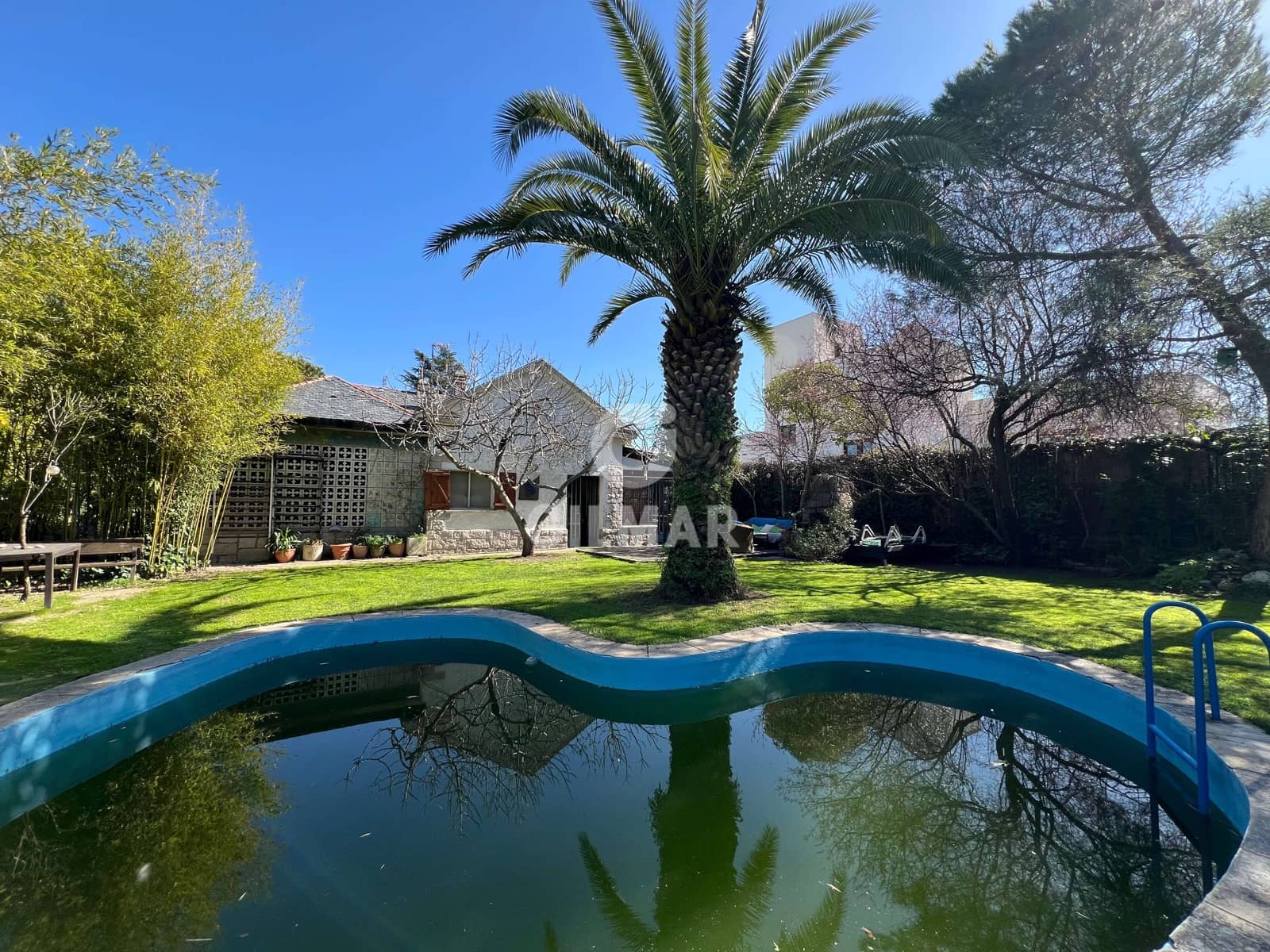 Chalet de 4 habitaciones en Madrid ciudad en venta con piscina - 2.095.000 € (Ref: 9509405)