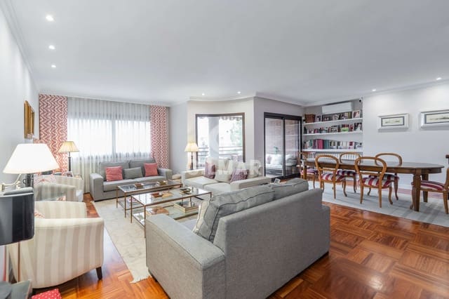 4 slaapkamer Flat te koop in Mirasierra, Madrid stad met zwembad garage - € 1.690.000 (Ref: 9509409)