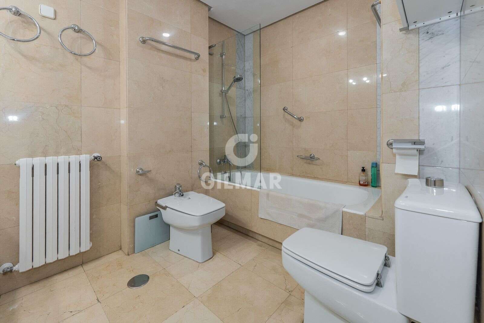 Piso de 4 habitaciones en Madrid ciudad en venta con piscina garaje - 1.690.000 € (Ref: 9509409)