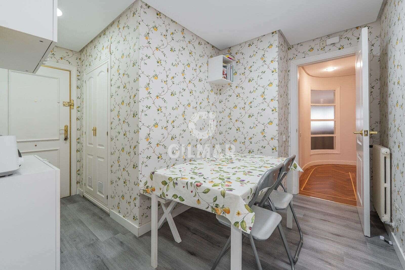 Piso de 4 habitaciones en Madrid ciudad en venta con piscina garaje - 1.690.000 € (Ref: 9509409)