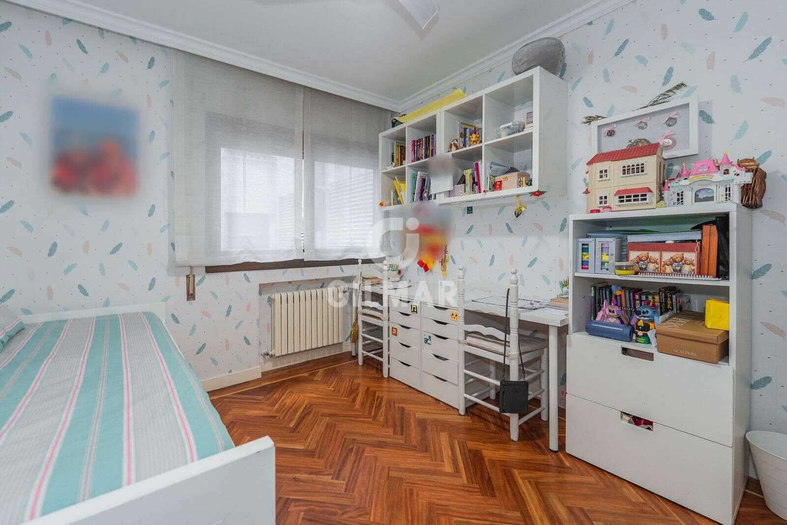 Piso de 4 habitaciones en Madrid ciudad en venta con piscina garaje - 1.690.000 € (Ref: 9509409)