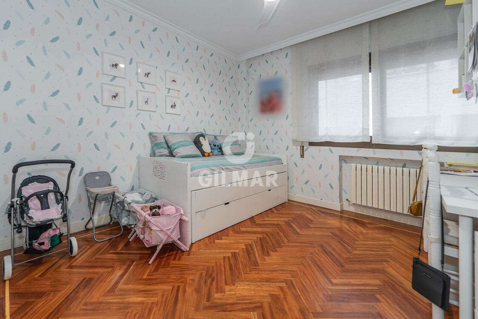 Piso de 4 habitaciones en Madrid ciudad en venta con piscina garaje - 1.690.000 € (Ref: 9509409)