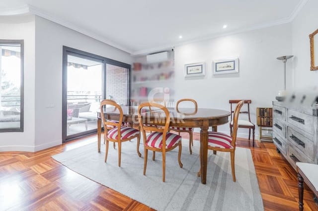 Piso de 4 habitaciones en Mirasierra, Madrid ciudad en venta con piscina garaje - 1.690.000 € (Ref: 9509409)