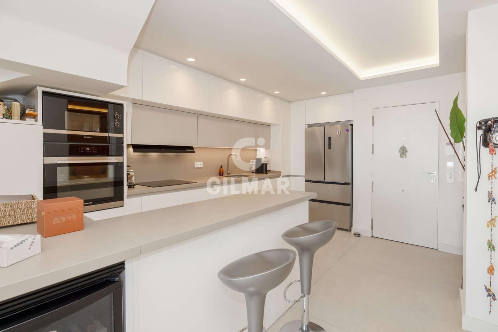 3 makuuhuone Asunto myytävänä paikassa New Golden Mile mukana uima-altaan 
autotalli - 1 100 000 € (Ref: 9509410)