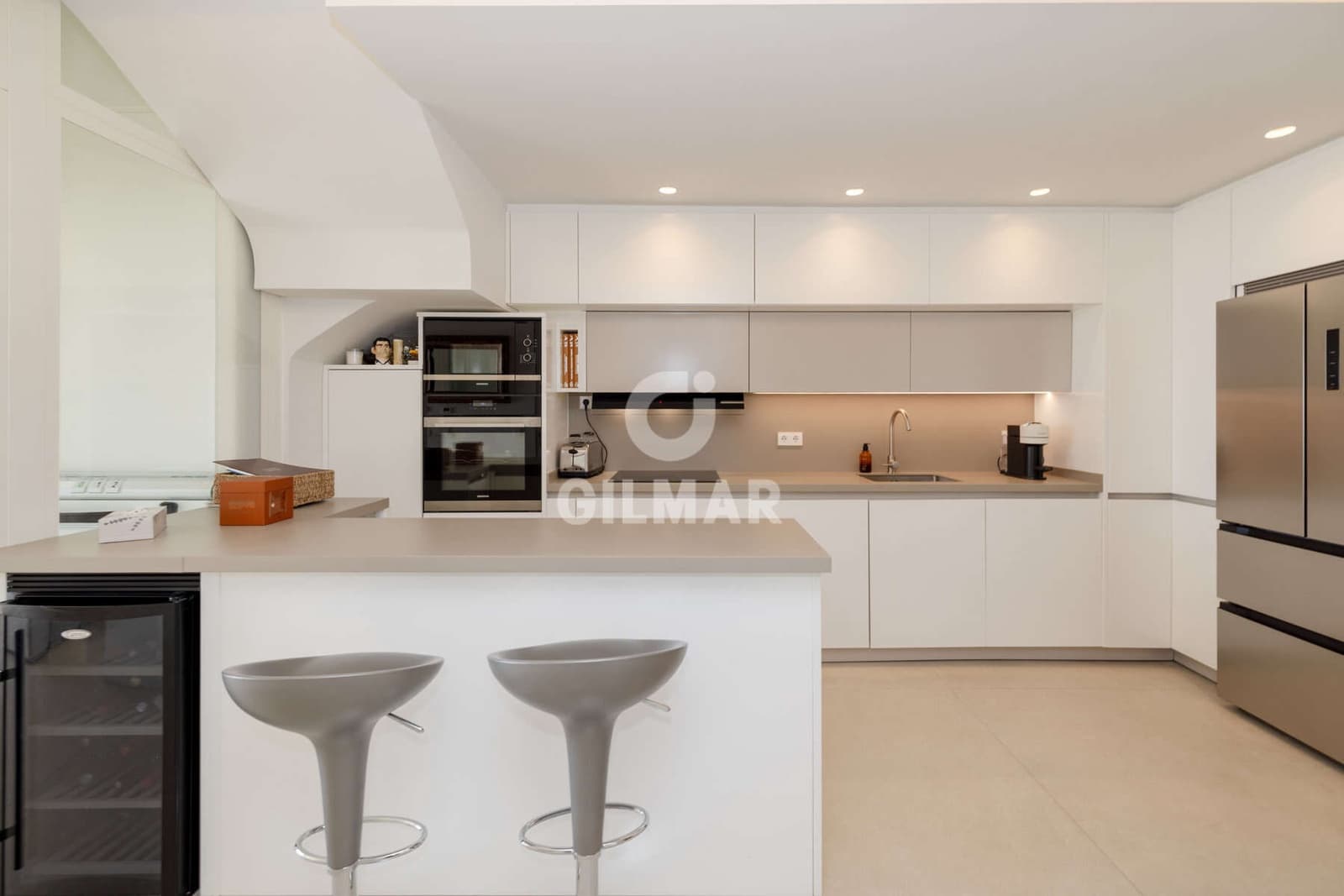 3 makuuhuone Asunto myytävänä paikassa New Golden Mile mukana uima-altaan 
autotalli - 1 100 000 € (Ref: 9509410)