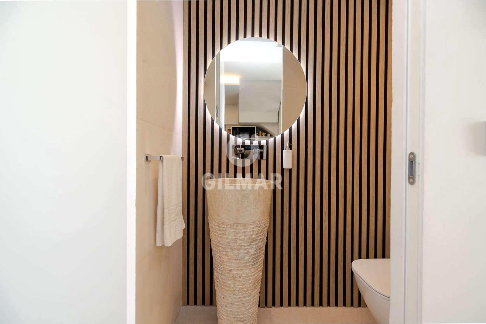 3 makuuhuone Asunto myytävänä paikassa New Golden Mile mukana uima-altaan 
autotalli - 1 100 000 € (Ref: 9509410)