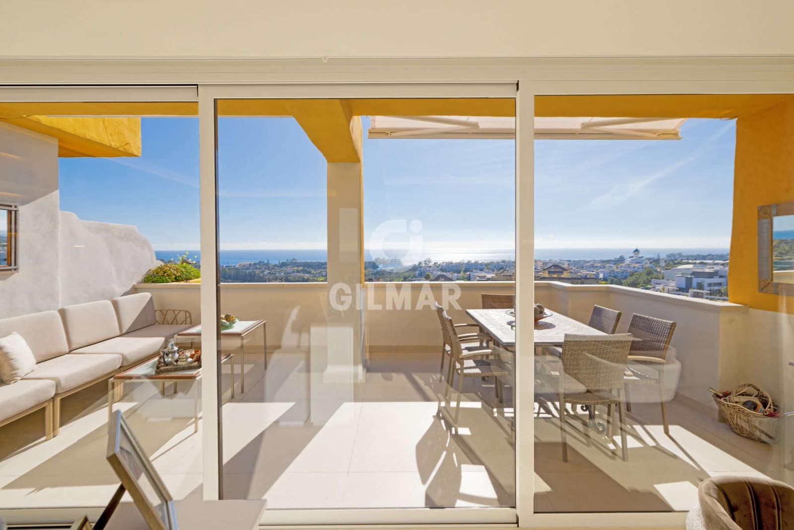 3 makuuhuone Asunto myytävänä paikassa New Golden Mile mukana uima-altaan 
autotalli - 1 100 000 € (Ref: 9509410)