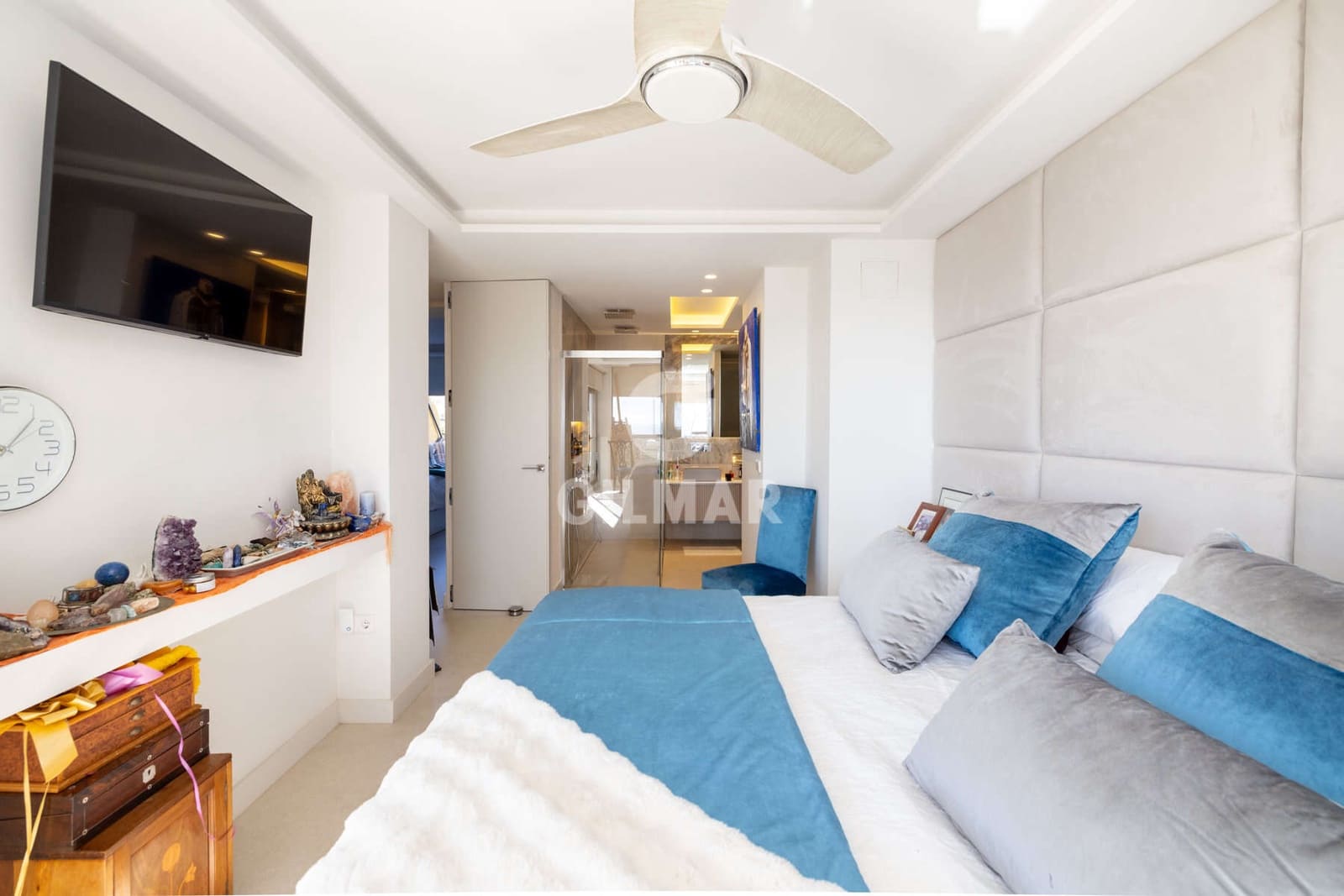 3 makuuhuone Asunto myytävänä paikassa New Golden Mile mukana uima-altaan 
autotalli - 1 100 000 € (Ref: 9509410)