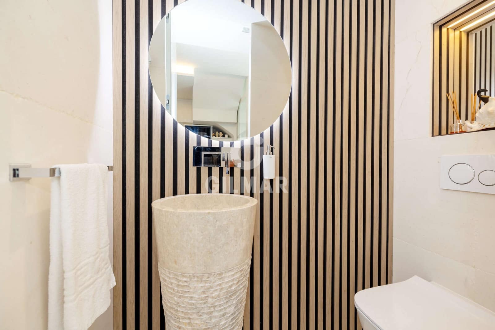 3 makuuhuone Asunto myytävänä paikassa New Golden Mile mukana uima-altaan 
autotalli - 1 100 000 € (Ref: 9509410)