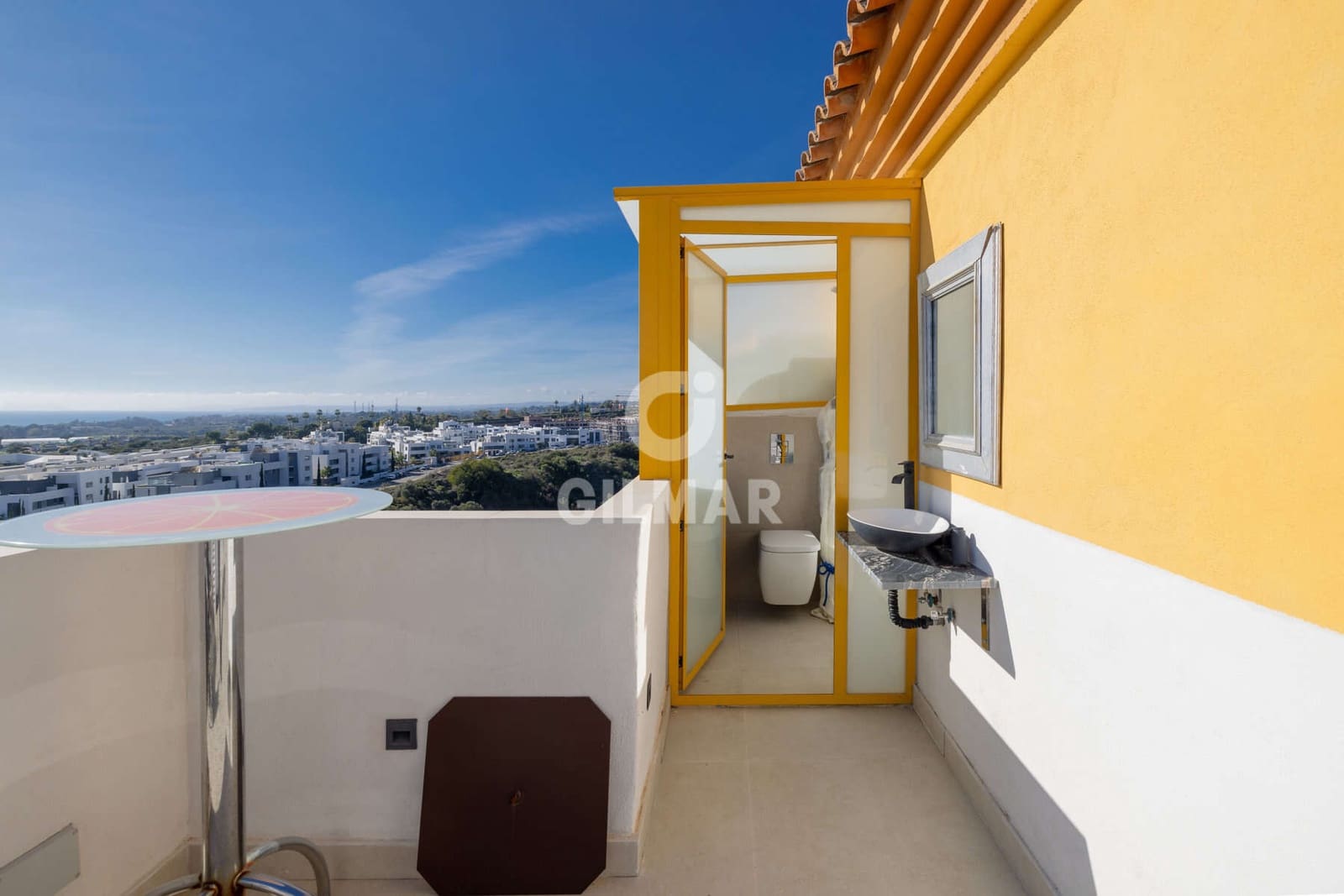 3 makuuhuone Asunto myytävänä paikassa New Golden Mile mukana uima-altaan 
autotalli - 1 100 000 € (Ref: 9509410)