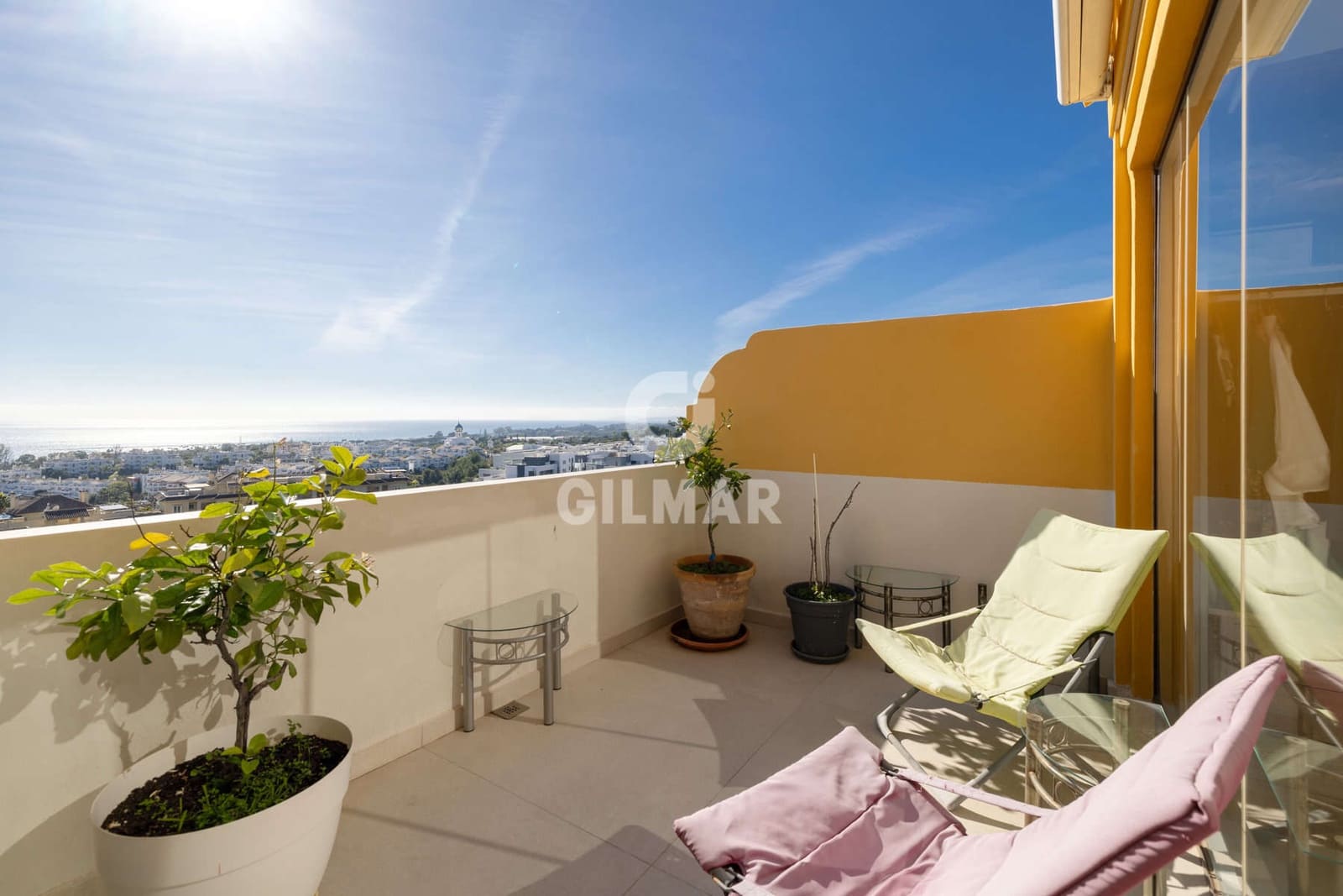 3 makuuhuone Asunto myytävänä paikassa New Golden Mile mukana uima-altaan 
autotalli - 1 100 000 € (Ref: 9509410)