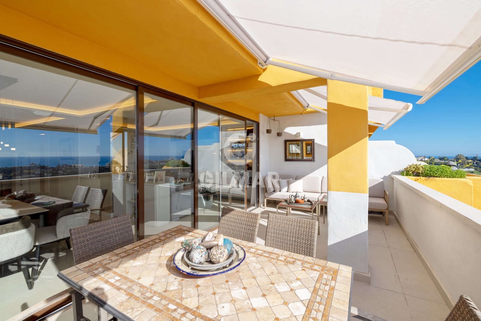 3 makuuhuone Asunto myytävänä paikassa New Golden Mile mukana uima-altaan 
autotalli - 1 100 000 € (Ref: 9509410)