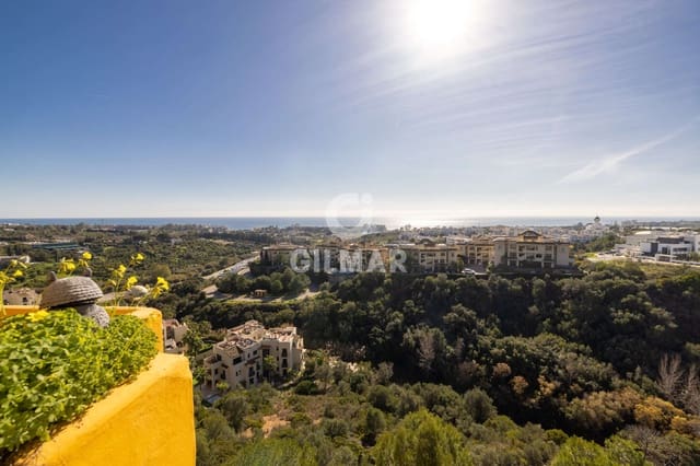 3 makuuhuone Asunto myytävänä paikassa La Concha - Resina Golf, Estepona mukana uima-altaan 
autotalli - 1 100 000 € (Ref: 9509410)