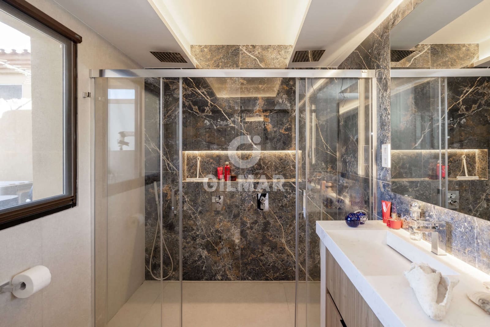 3 makuuhuone Asunto myytävänä paikassa New Golden Mile mukana uima-altaan 
autotalli - 1 100 000 € (Ref: 9509410)