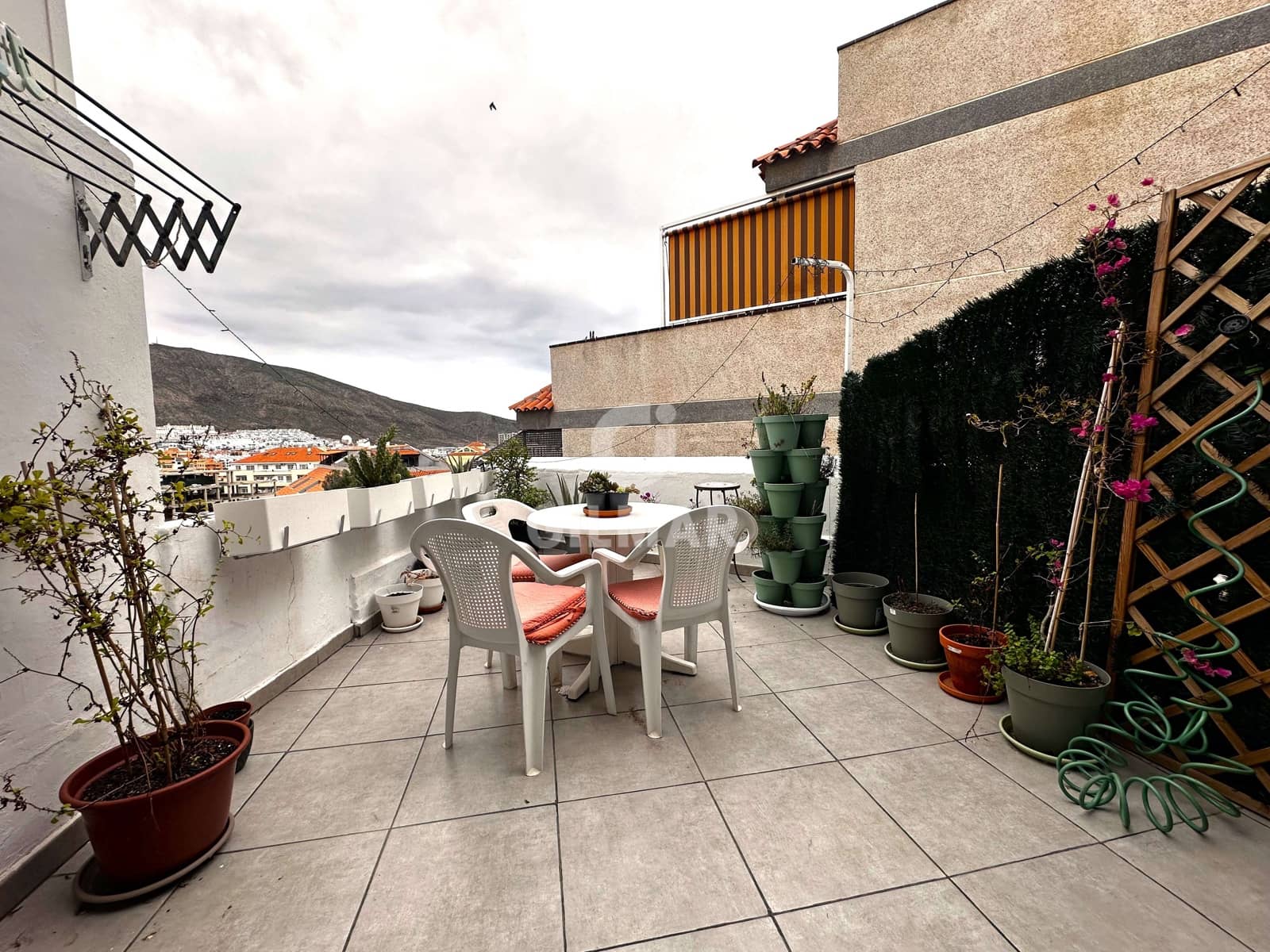 2 soveværelse Lejlighed til salg i Los Cristianos med swimmingpool - € 257.000 (Ref: 9511298)