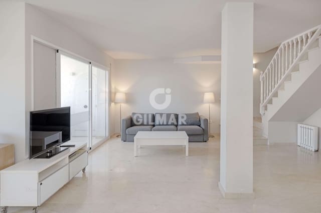 4 makuuhuone Kattohuoneisto myytävänä paikassa Marbesa, Marbella mukana uima-altaan - 630 000 € (Ref: 9511299)