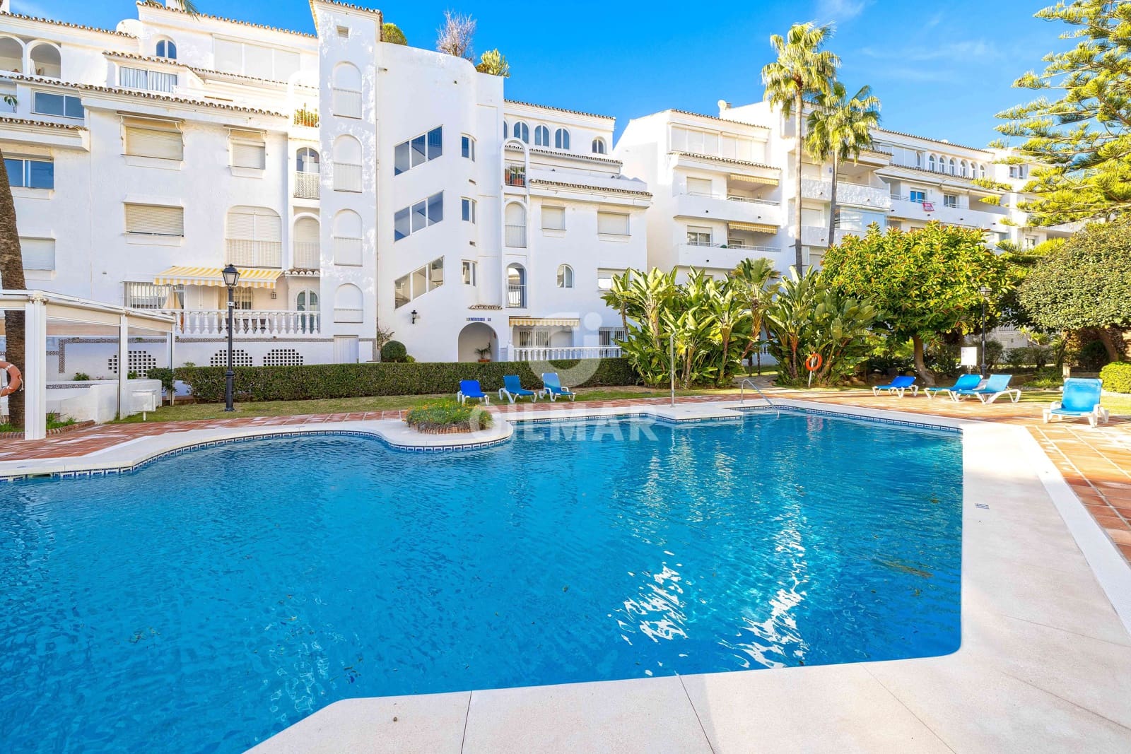 4 makuuhuone Kattohuoneisto myytävänä paikassa Marbella mukana uima-altaan - 630 000 € (Ref: 9511299)