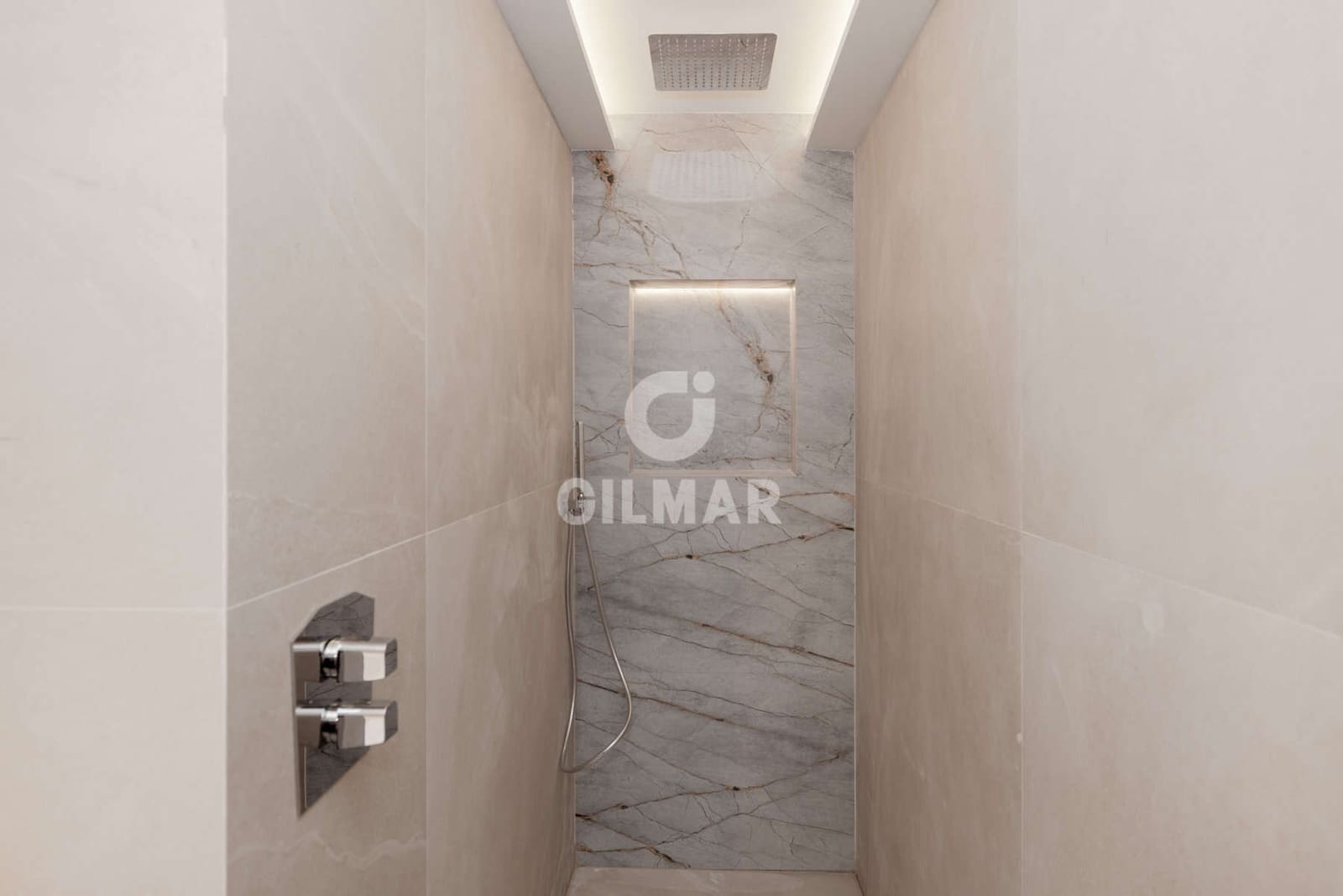 3 sovrum Lägenhet till salu i New Golden Mile med pool garage - 720 000 € (Ref: 9519349)