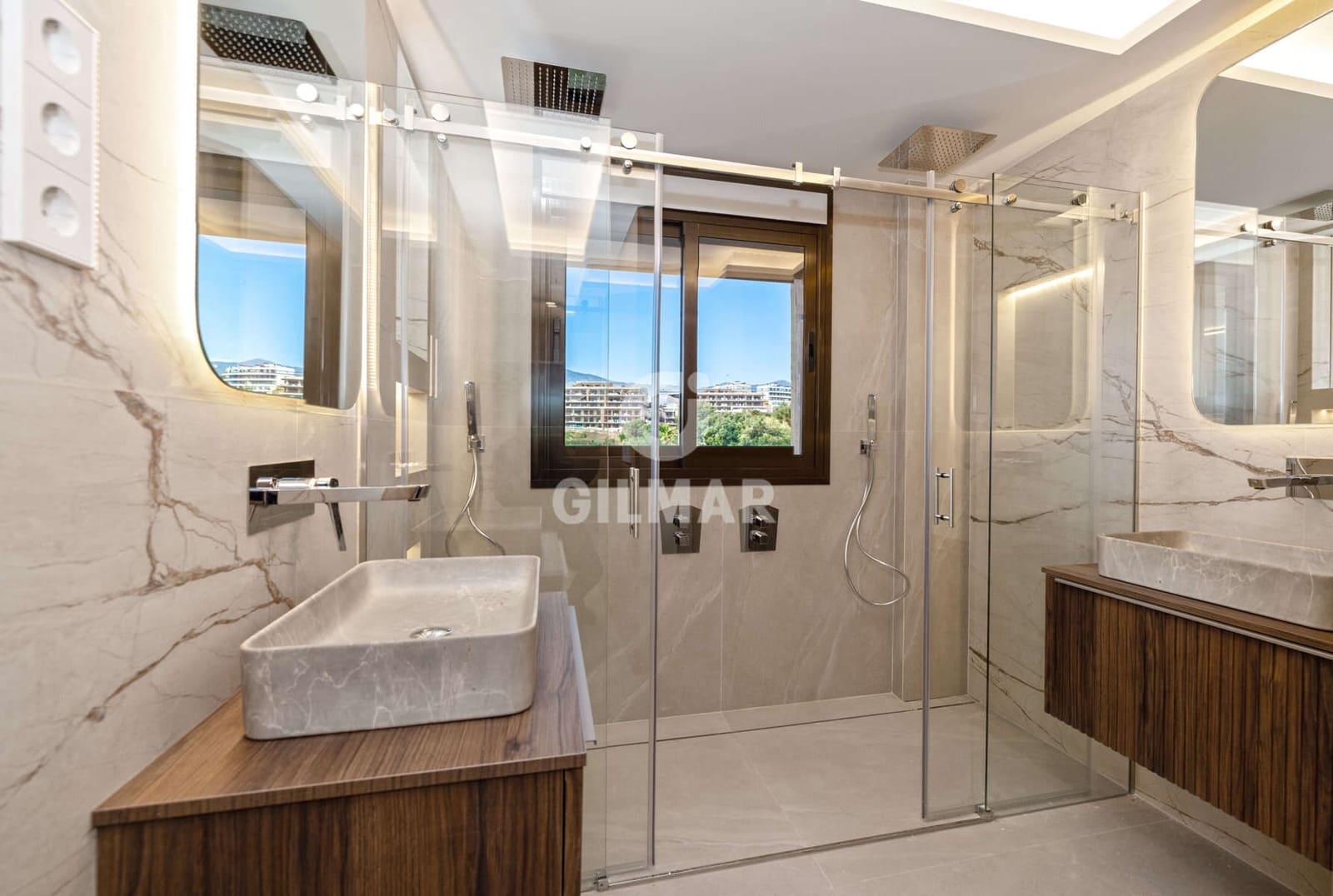 3 sovrum Lägenhet till salu i New Golden Mile med pool garage - 720 000 € (Ref: 9519349)