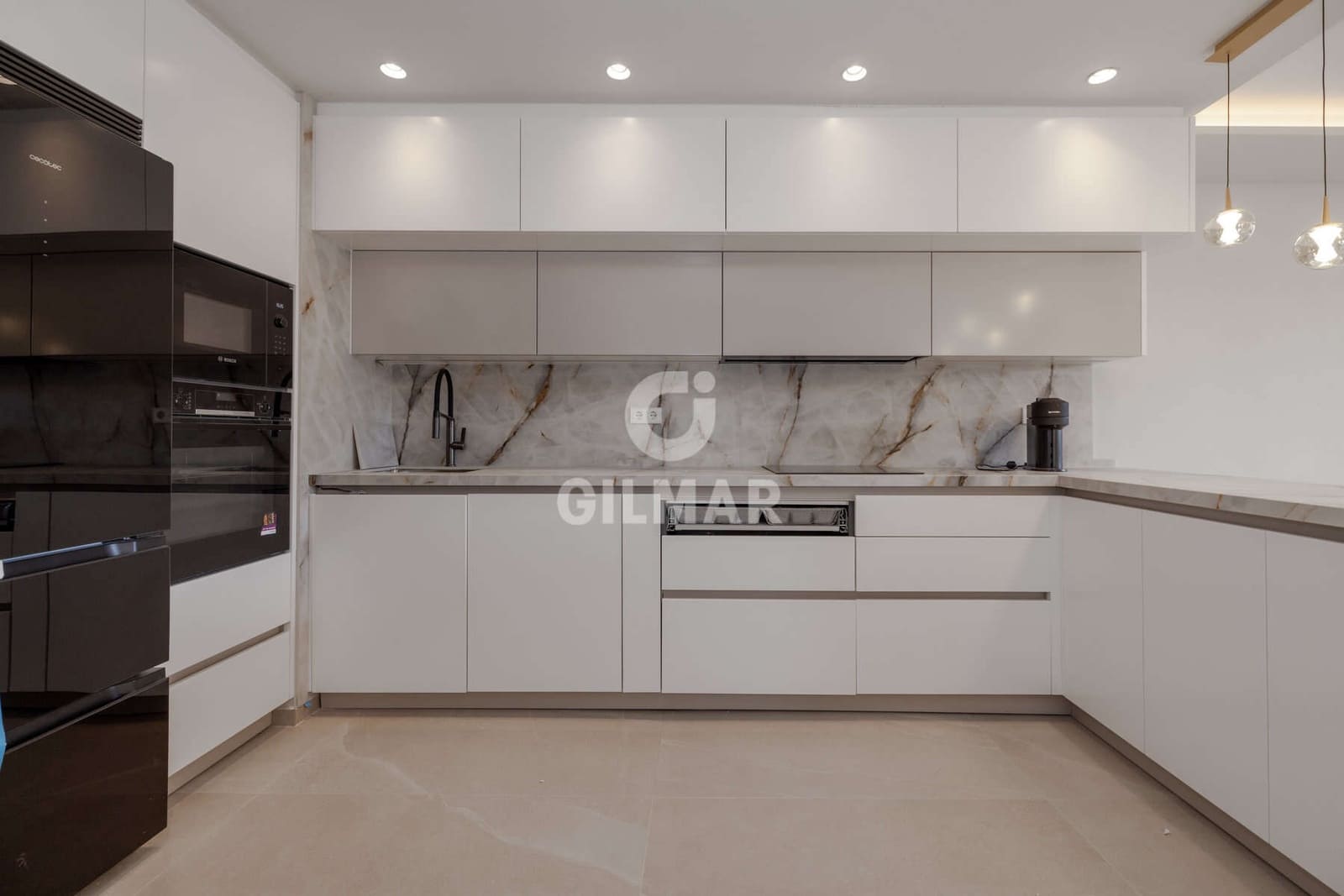 3 sovrum Lägenhet till salu i New Golden Mile med pool garage - 720 000 € (Ref: 9519349)