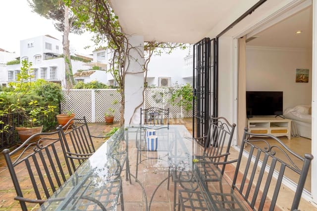 2 sovrum Lägenhet till salu i Elviria, Marbella med pool garage - 585 000 € (Ref: 9523650)