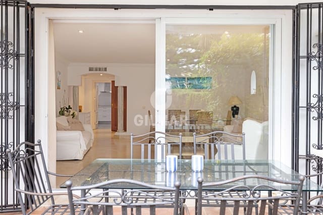 2 sovrum Lägenhet till salu i Elviria, Marbella med pool garage - 585 000 € (Ref: 9523650)