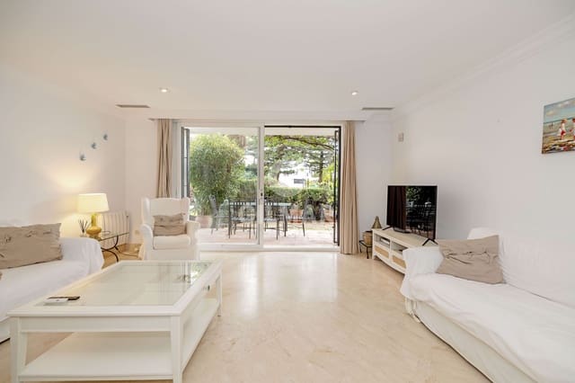 2 sovrum Lägenhet till salu i Elviria, Marbella med pool garage - 585 000 € (Ref: 9523650)