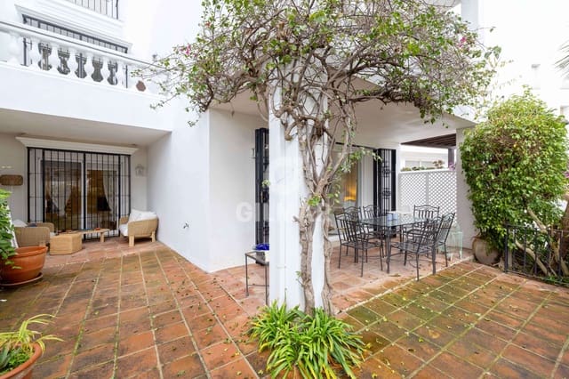 2 sovrum Lägenhet till salu i Elviria, Marbella med pool garage - 585 000 € (Ref: 9523650)