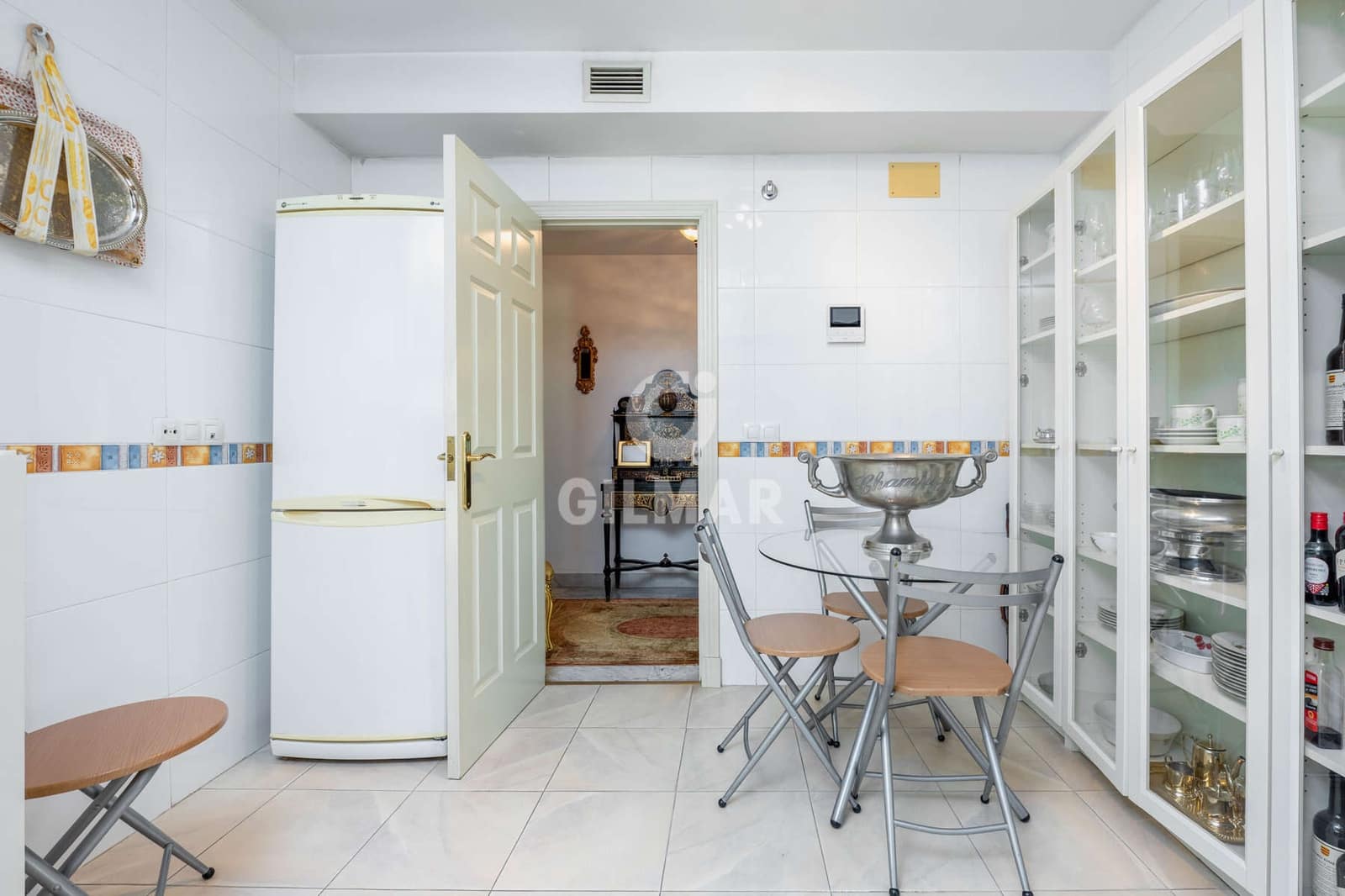 3 soveværelse Lejlighed til salg i Sevilla by med swimmingpool garage - € 700.000 (Ref: 9524652)