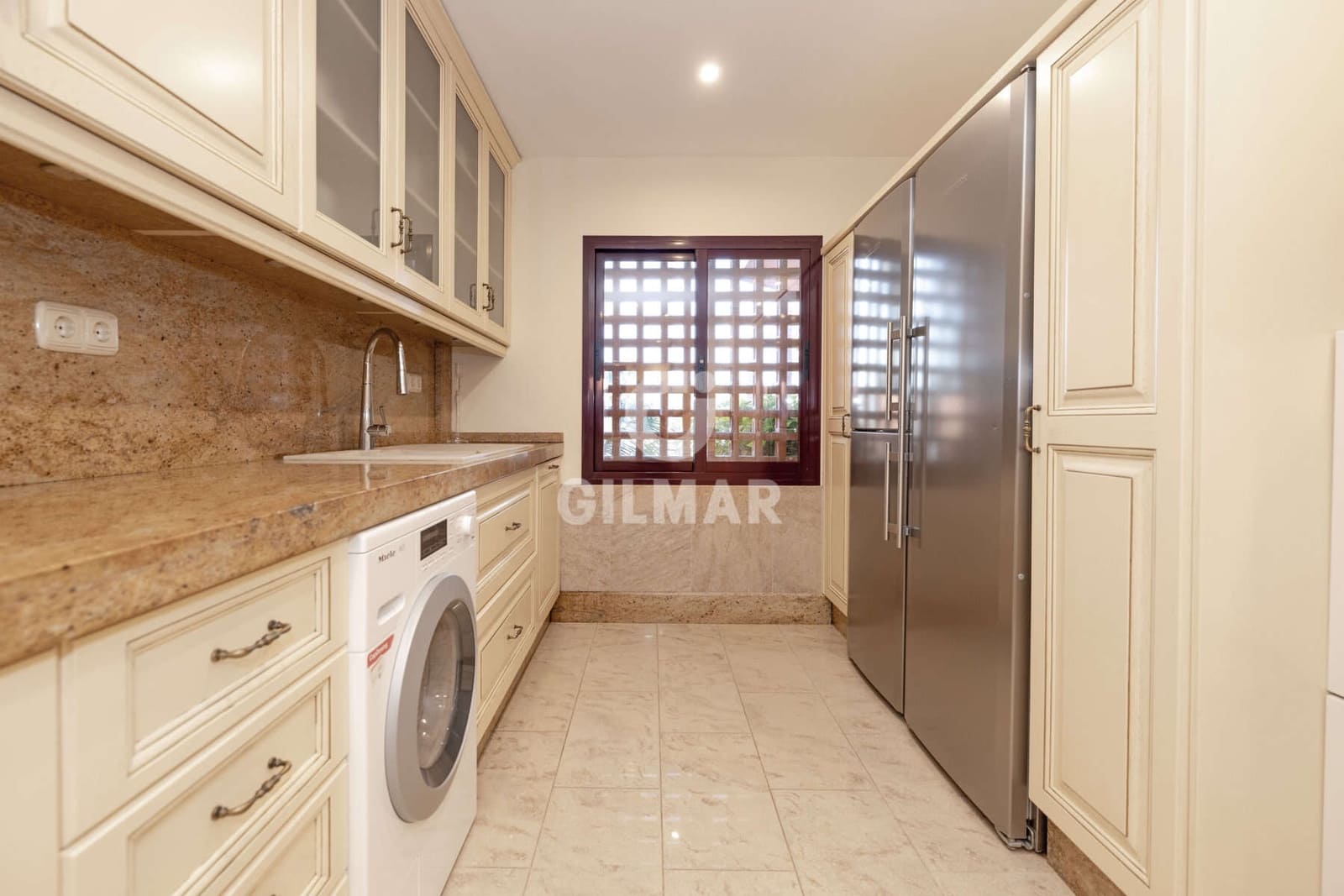 3 soverom Penthouse til salgs i Guadalmansa med svømmebasseng garasje - € 1 750 000 (Ref: 9532329)