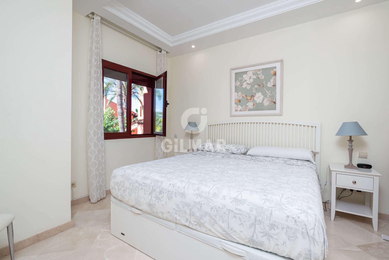3 bedroom Flat for sale in Elviria with pool garage - € 575,000 (Ref: 9532330)