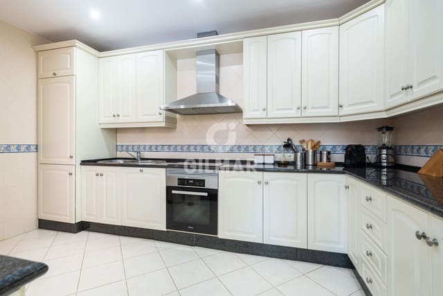 3 bedroom Flat for sale in Elviria, Marbella with pool garage - € 575,000 (Ref: 9532330)