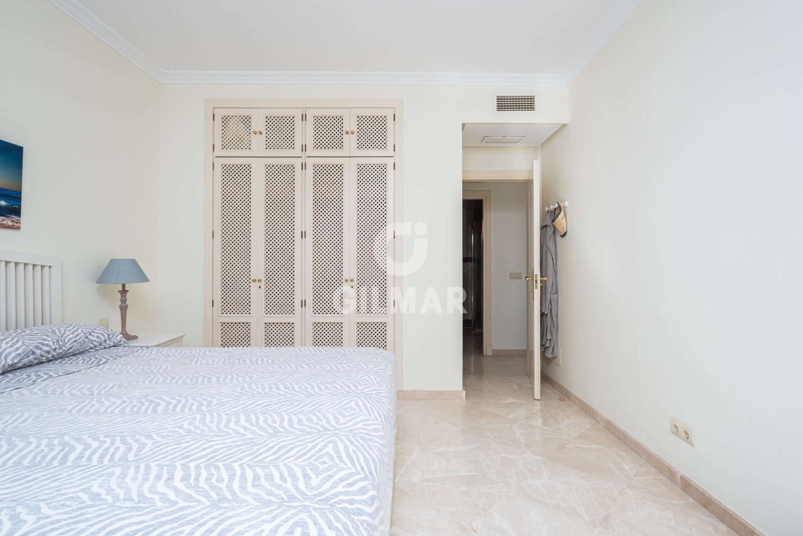 3 bedroom Flat for sale in Elviria with pool garage - € 575,000 (Ref: 9532330)