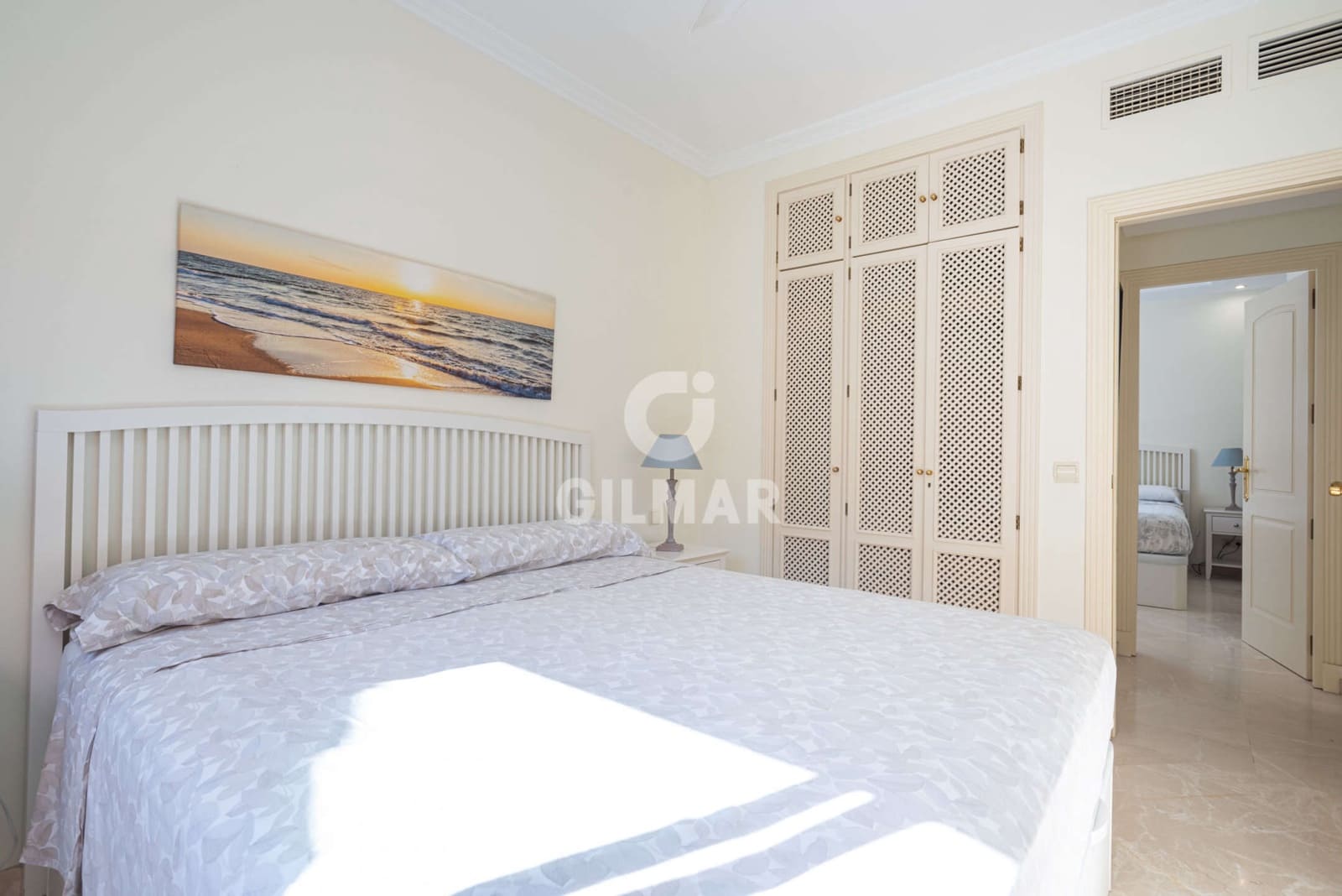 3 bedroom Flat for sale in Elviria with pool garage - € 575,000 (Ref: 9532330)