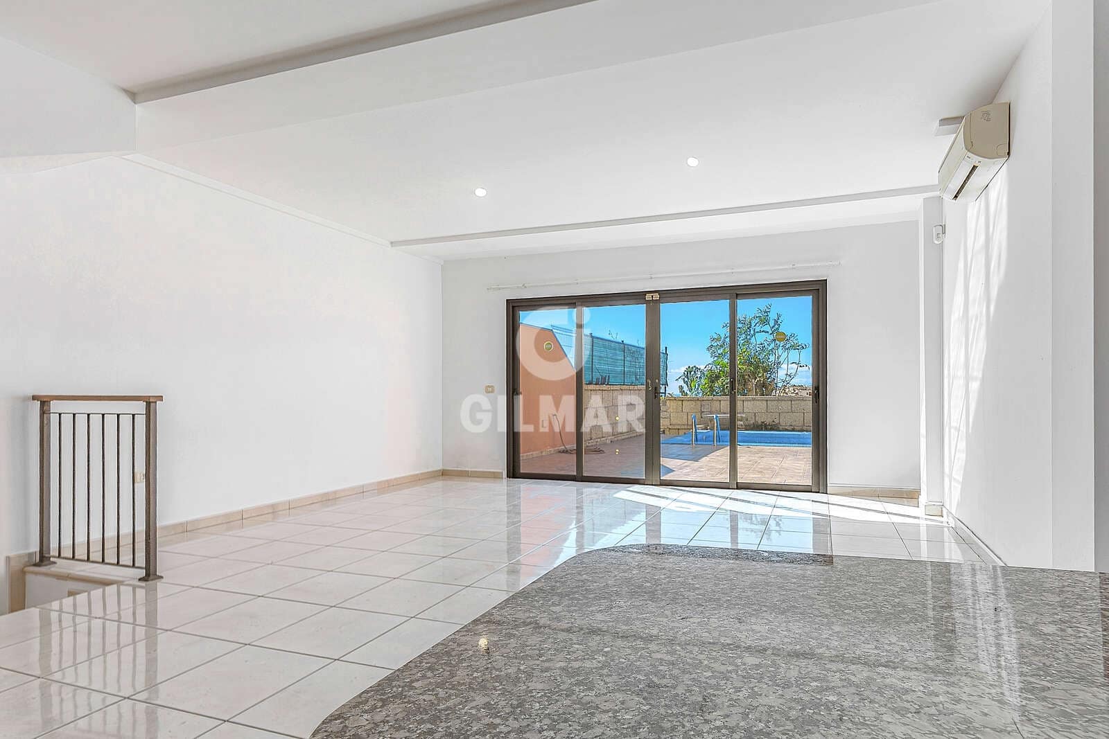 3 sovrum Radhus till salu i Playa del Duque med pool garage - 940 000 € (Ref: 9532512)