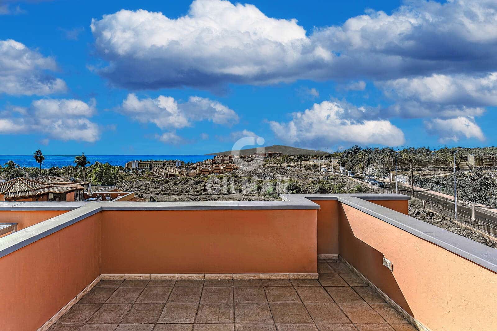 3 sovrum Radhus till salu i Playa del Duque med pool garage - 940 000 € (Ref: 9532512)