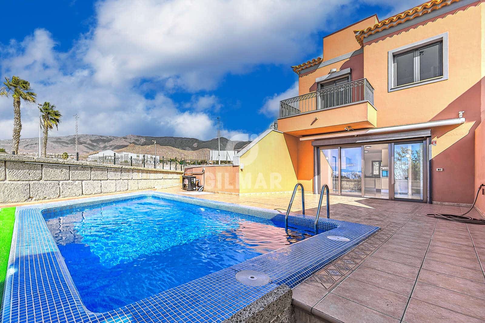 3 sovrum Radhus till salu i Playa del Duque med pool garage - 940 000 € (Ref: 9532512)